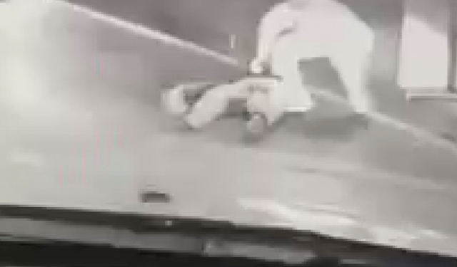 Taksicinin başına aldığı yumruk darbeleriyle ölümünde yeni görüntüler ortaya çıktı