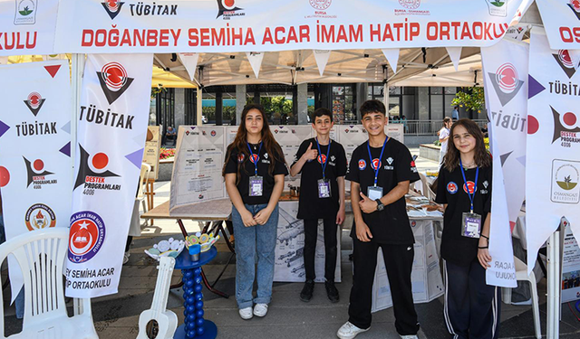 Öğrencilerin bilimsel projeleri Osmangazi Meydanı’nda sergilendi