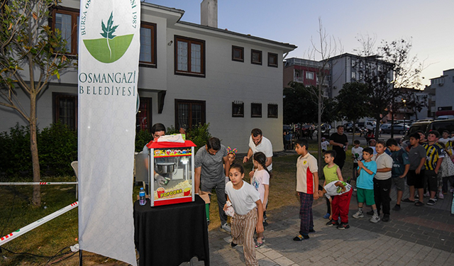 Osmangazi Belediyesi’nden çocuklara ücretsiz sinema keyfi