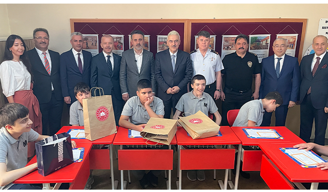 Bursa'da 620 bin 931 öğrenci tatile 'merhaba' dedi