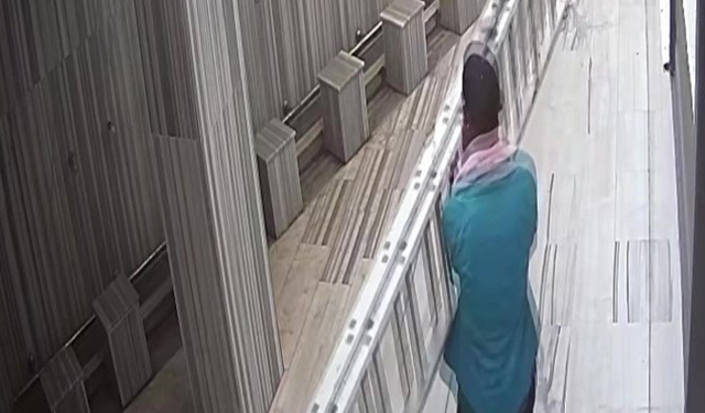 Önce restorandan telefon, sonra camiden merdiven çaldı
