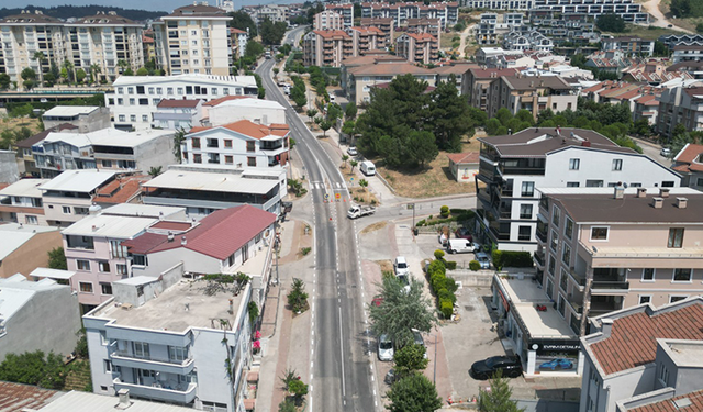 Bursa Büyükşehir'den Üçevler'de asfalt mesaisi