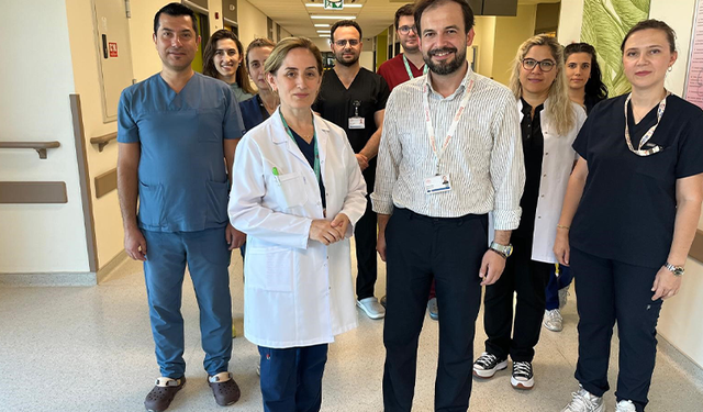 Bursa'da anne karnındaki bebeğin ciğerine operasyon