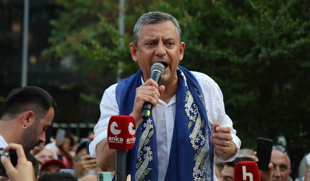 Özgür Özel'den yeni parti sinyali: "Sizi hiç üzmeden yeni bir yol açacağız"