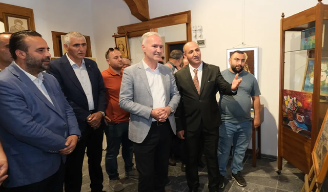 Yüksel Kılıçoğlu’nun kişisel resim sergisi İnegöl Kent Müzesi’nde açıldı