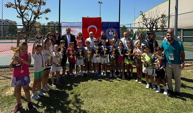 Osmangazi Belediyespor teniste gururlandırdı