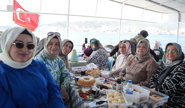 Yıldırımlı kadınlar, Mavi Turla buluşuyor