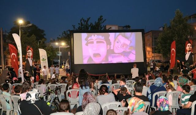 Osmangazi’de çocukların sinema keyfi devam ediyor