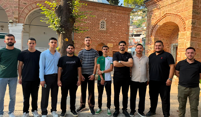 AK Parti Osmangazi Gençlik Kolları’ndan tarihi mirasa anlamlı vefa