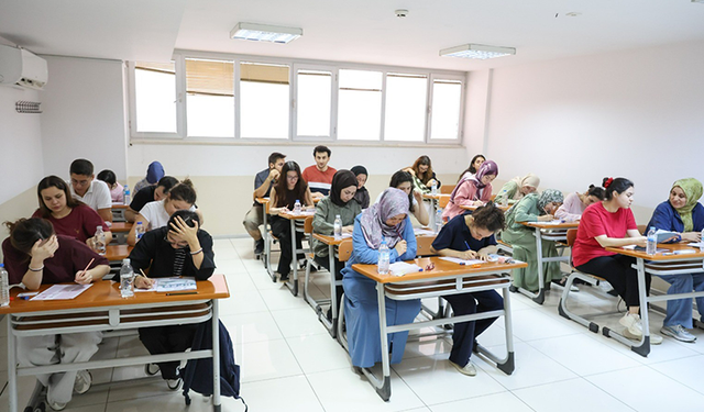 Bursa Büyükşehir'den memur adaylarına KPSS provası