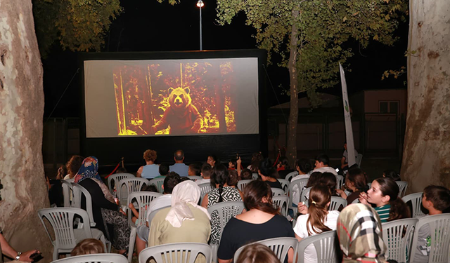 Osmangazi’de yazlık sinema çocukları buluşturdu