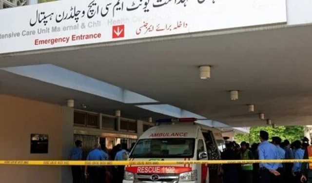 Pakistan'da hastane yangını: 15 bebek hayatını kaybetti