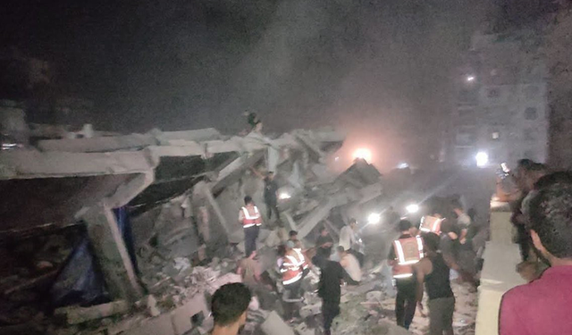 Gazze’de İsrail saldırılarında daha önce hasar gören bina yıkıldı: En az 8 ölü