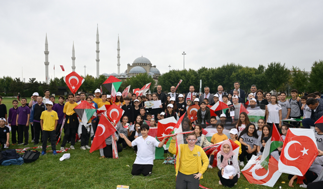 Uçurtmalar gökyüzünde: Bursa’dan Gazze’ye barış, kardeşlik ve umut mesajları yükseldi