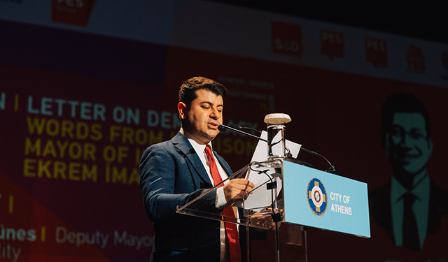 İmamoğlu ve Özel’in “Mücadeleden vazgeçmeyeceğiz” mesajı Atina’da yankılandı
