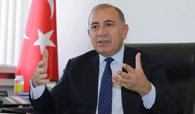 Gürsel Tekin'in görevine son verildi