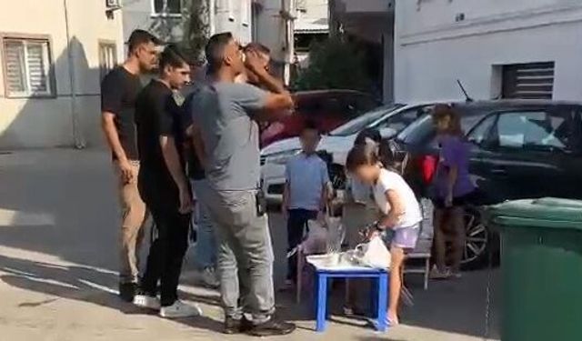 Çocukların limonatalarını Bursa Büyükşehir ekipleri satın aldı