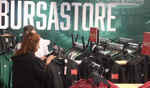 Ay yıldızlı formalar Bursastore'da satışa çıktı
