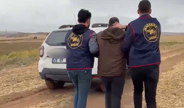 Oğlunu öldürdükten sonra eski eşinin yanına gidip ağlayarak yara merhemi istemiş