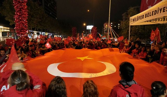 Binlerce Nilüferli Cumhuriyet’in 103’üncü yılında tek yürek oldu