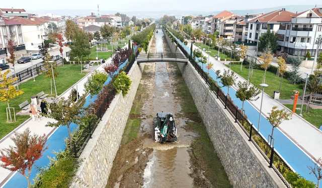 İnegöl Belediyesi’nden yağış öncesi sel ve su baskınlarına karşı önlem