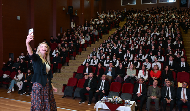 "Toprağa Can Veren Gençler" ve "Buğdayım Geleceğim" söyleşileri Bursa'da gerçekleştirildi