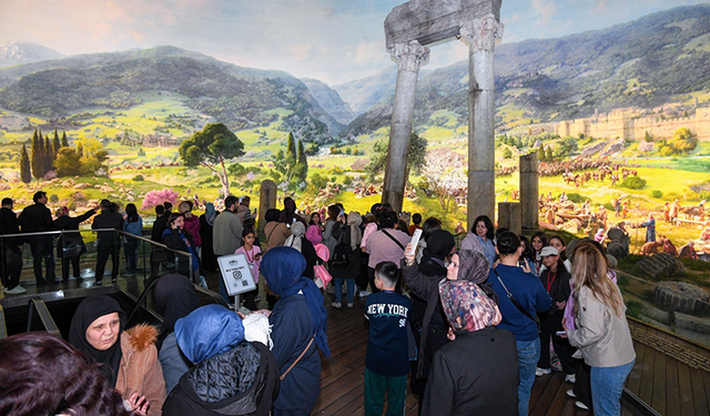 "Panorama 1326" milyonları tarihin kalbinde buluşturdu