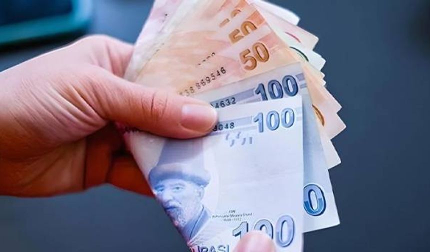 Öğrencilerin beklediği haber! 2024 yılı burs ve kredi ücretleri belli oldu