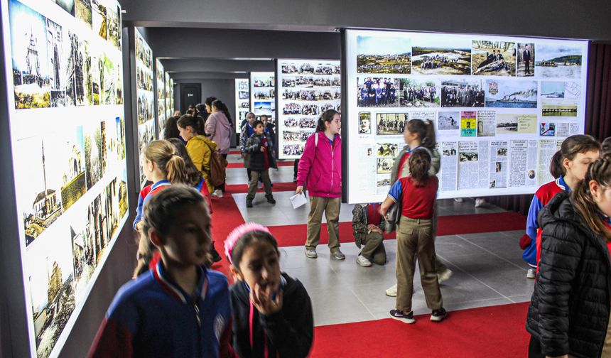 Bursa'da  Tarihi Fotoğraf Galerisi, büyük ilgi görüyor