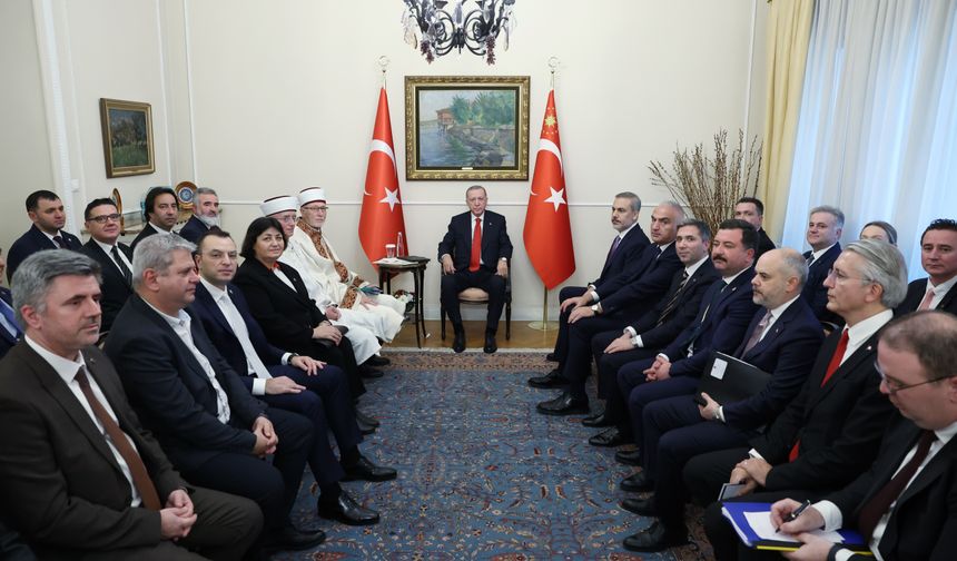 Cumhurbaşkanı Erdoğan'dan Türkiye’nin Atina Büyükelçiliği’ne ziyaret