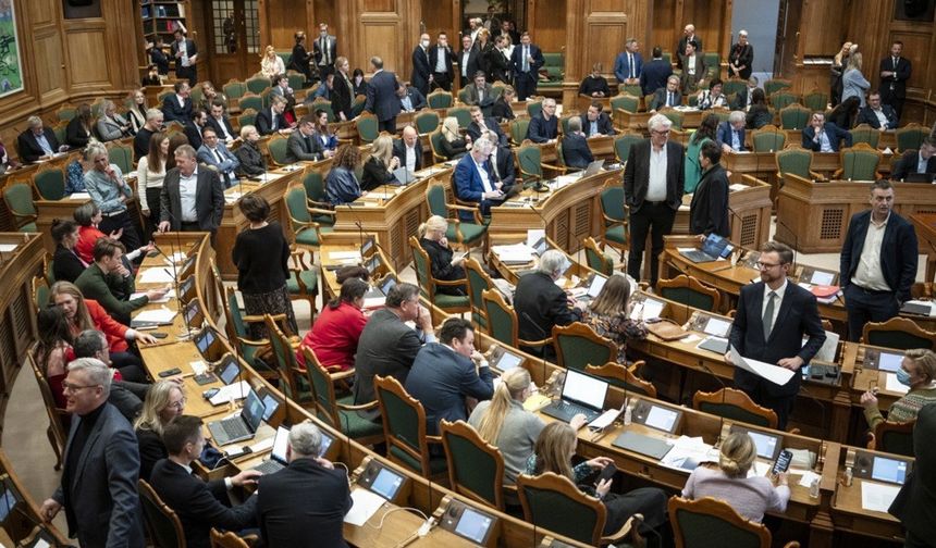 Danimarka'da Kur'an-ı Kerim ve diğer kutsal kitapların yakılması yasaklandı