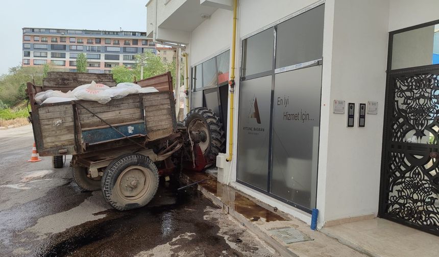Bursa'da kontrolden çıkan traktör kaza yaptı