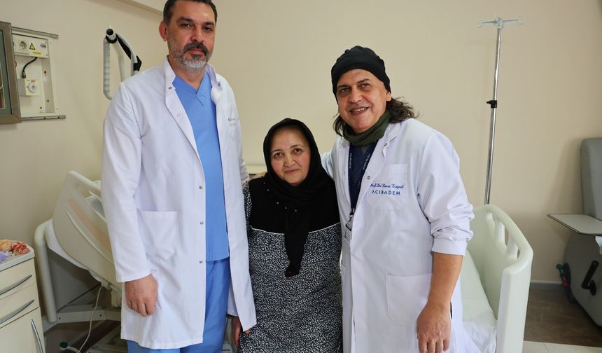 Yapay zeka ameliyata girdi: Kalça protezi operasyonunda ilk kez kullanıldı