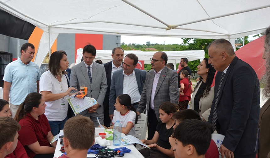 Bursa'da "Bilim Köyümde" projesiyle bilim, köy çocuklarının ayağına gitti