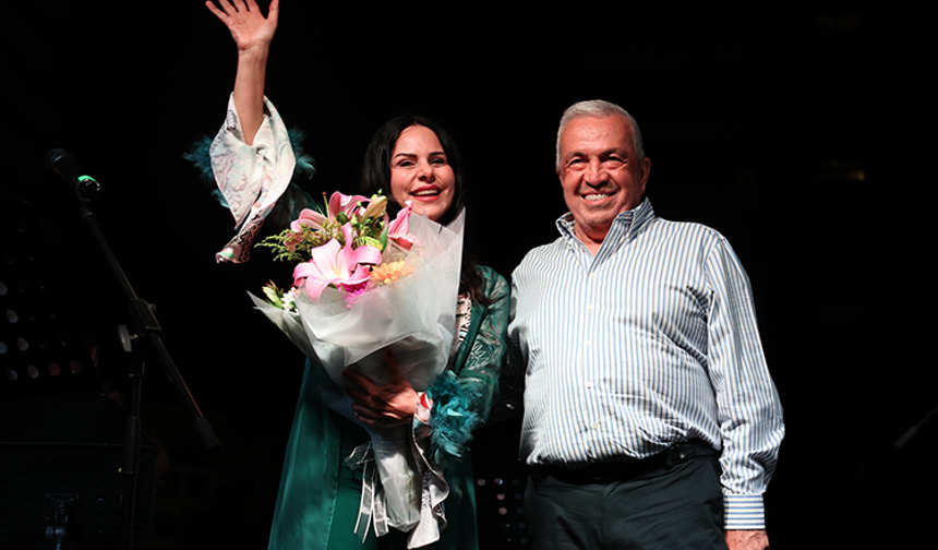 Nilüfer’de caz gecesinde Şenay Lambaoğlu sahne aldı