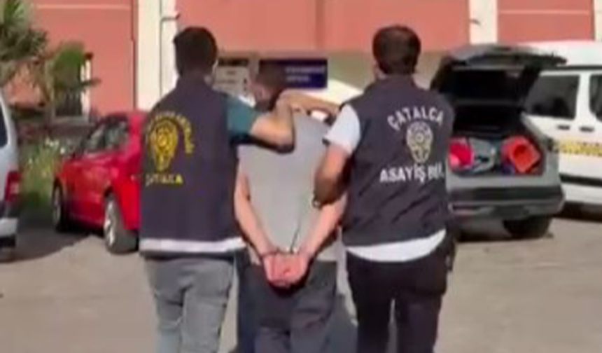 Boşanma aşamasındaki eşini boğazından bıçakladı