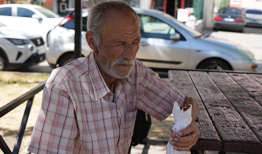 34 yıldır su içemeyen yaşlı adam, 10 gündür yemek de yiyemiyor