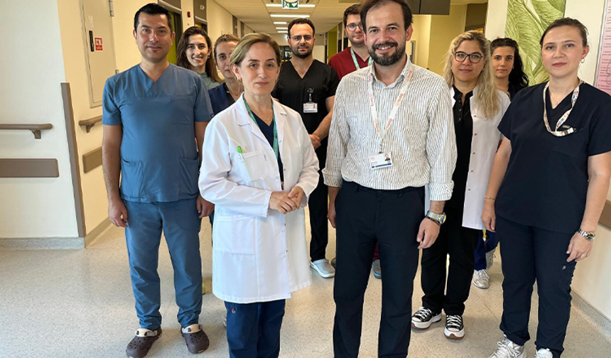 Bursa'da anne karnındaki bebeğin ciğerine operasyon