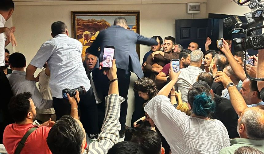 Menderes Belediyesi AK Parti'ye geçti