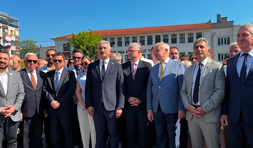 Bursa’da 6 ilçenin belediye başkanı YENİ Parti’ye geçti