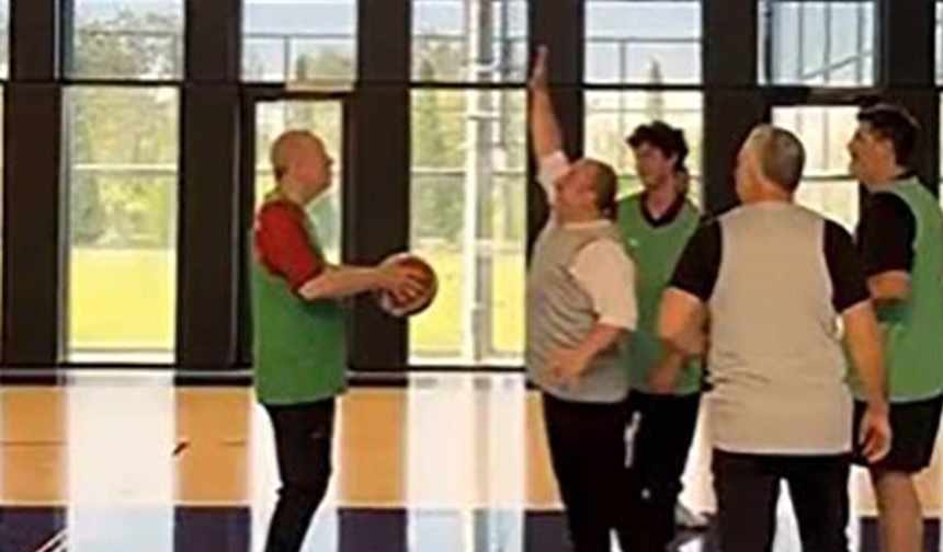 Cumhurbaşkanı Erdoğan basketbol oynadı