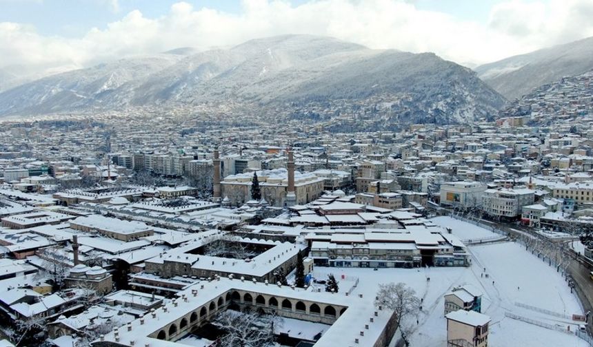 Bursa'nın tarihi simgelerinden kar manzaraları...
