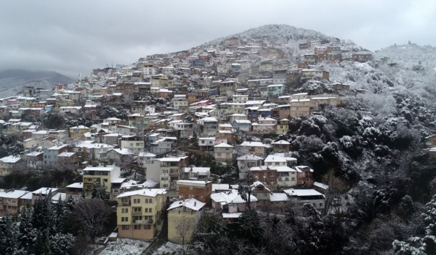Bursa'da kartpostallık kar manzarası