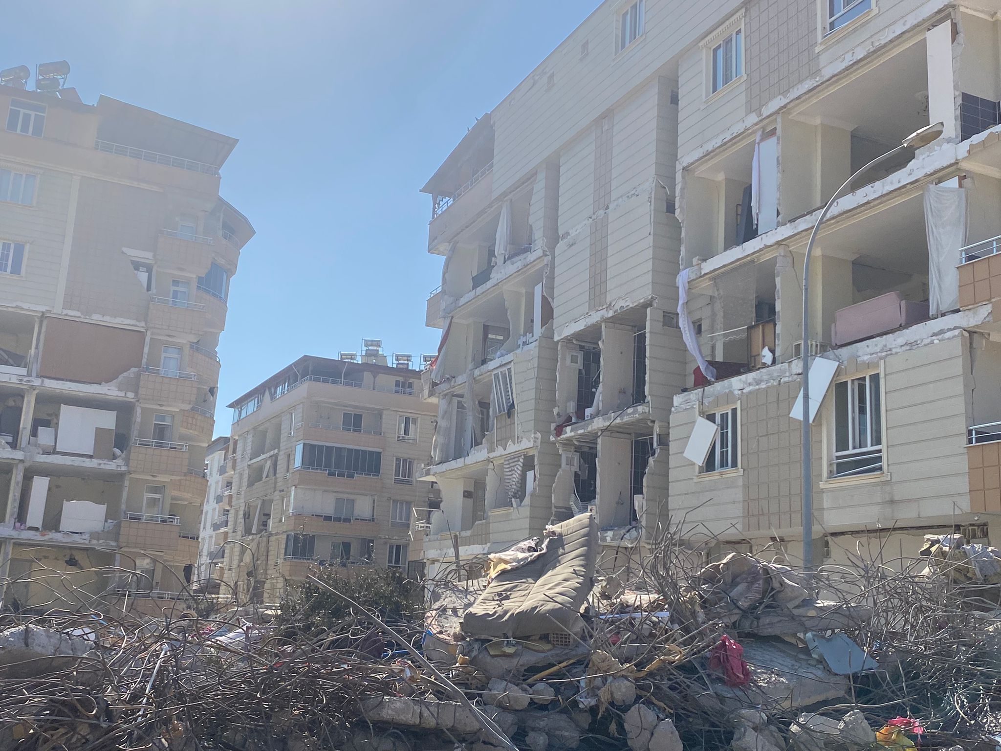 Depremin ağır bilançosu bir kez daha gözler önüne serildi