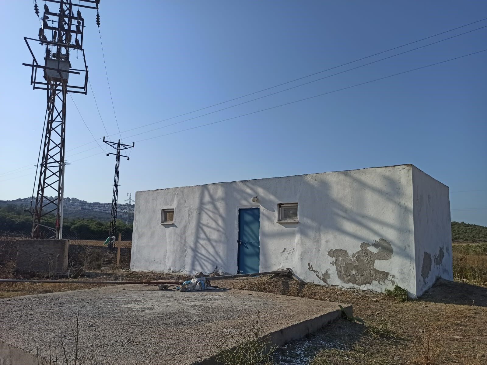 AW933589_07