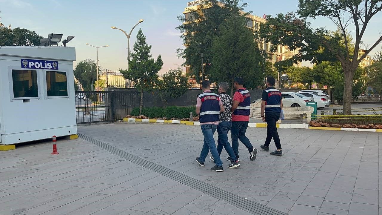 AW039347_02