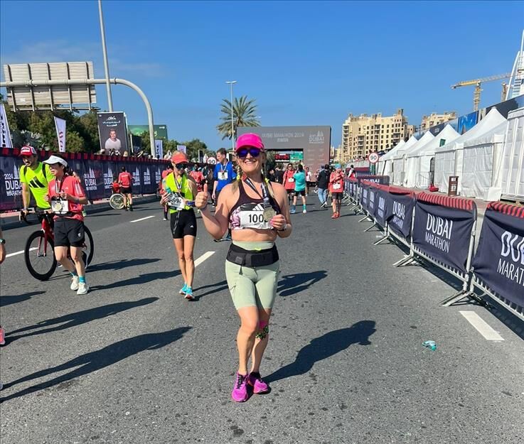 11360-inegollu-kadin-sporcu-dubai-maratonunda-kostu-52fdb63f-75bc-49e6-a675-64d71480aeaf