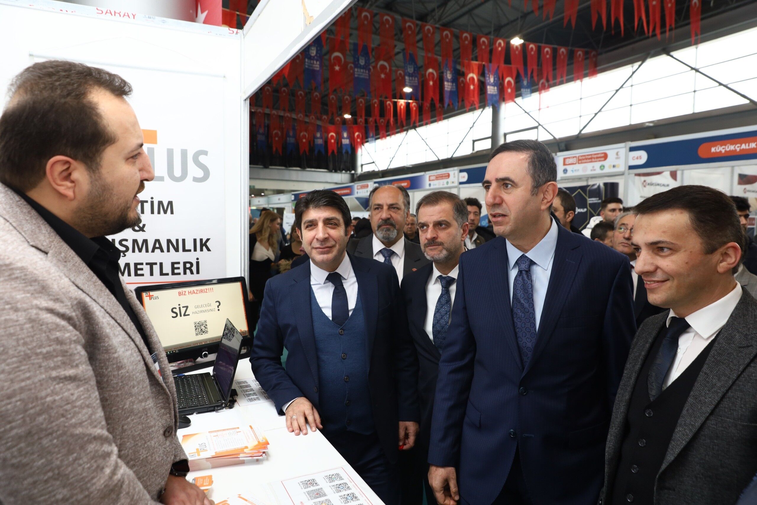 AW143428_06 (1)