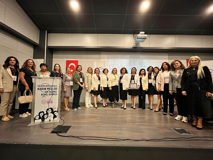Kadin Mecli̇si̇ (1)
