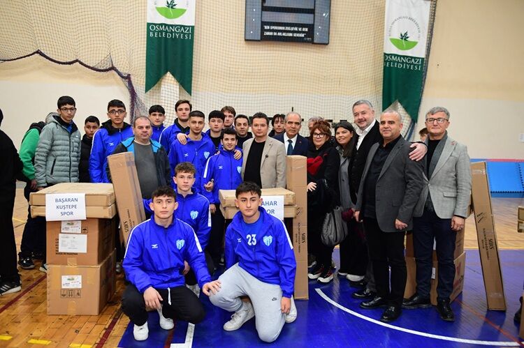Osmangazi Belediyesi’nden Amatör Spor Kulüplerine Malzeme Desteği (7)